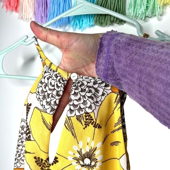 Entro Boutique Marigold Retro 60s Floral Inspired Sleeveless Scallop Shift Dress - Picture 10 of 14